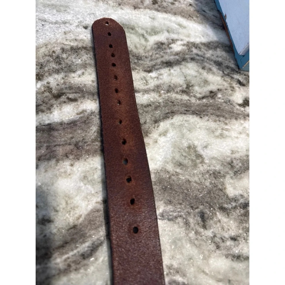 Mens dark brown leather belt with a silver-tone metal buckle size‎ 40